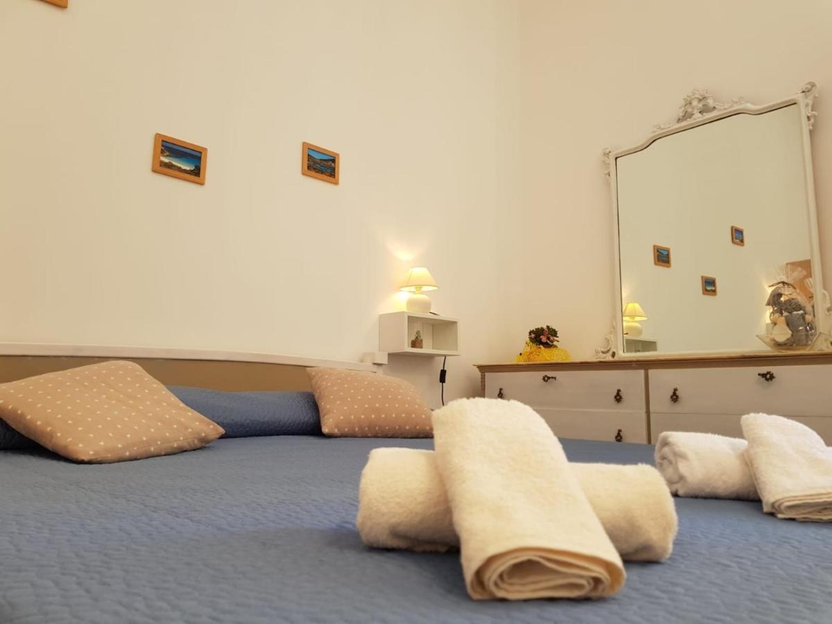포르토 토레스 Casa Di Giu B&B 외부 사진